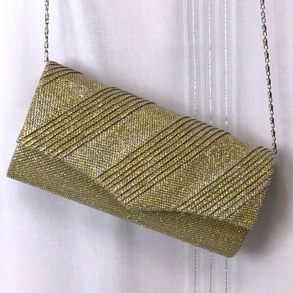 Vintage ⚜️ Gold Shimmer Magnetic Closer Shoulder Chain Clutch Bag